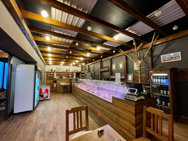 Restaurace a Farmářská Prodejna v Mitrově